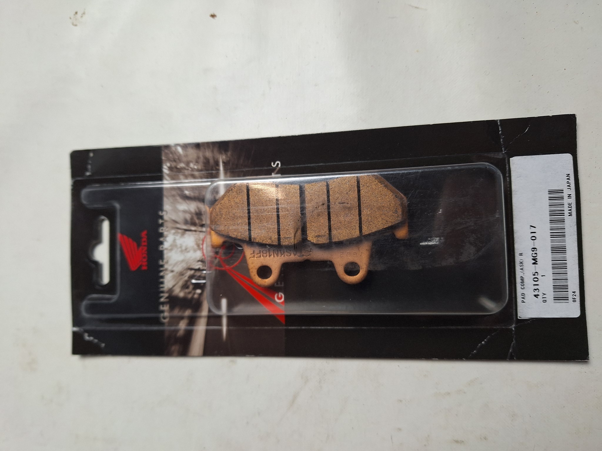 Bild von BREMSBELAG HINTEN  43105-MG9-017  GL 1200